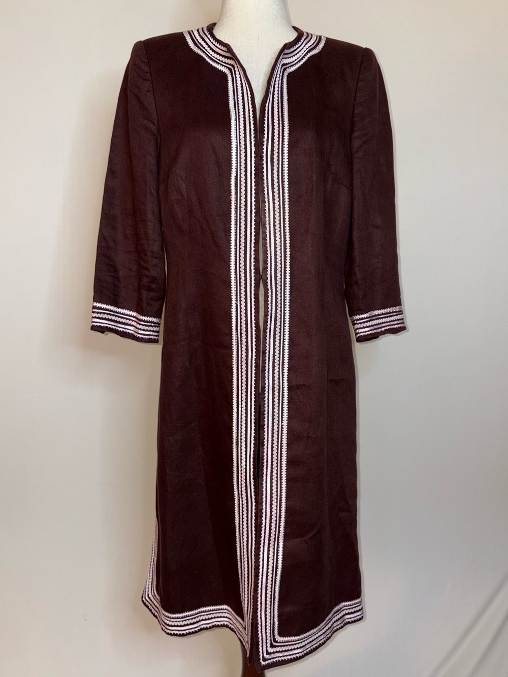 Escada Vintage 100% Linen Caftan with White  Embroidered Trim US Sz M, EU Sz 38
